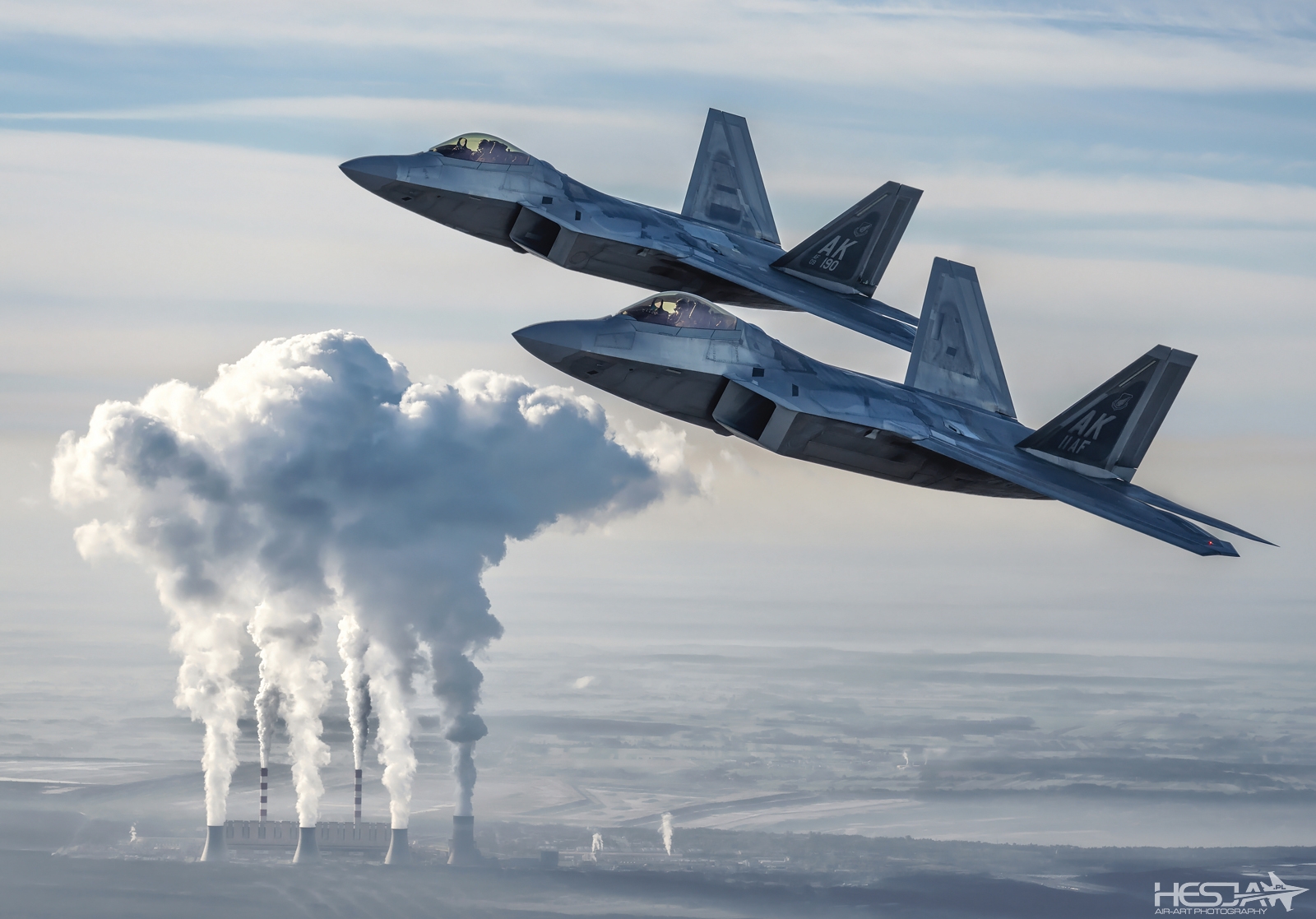 Styczeń/January 12.10.2022. NATO Air Shielding. U.S. Air Force Lockheed Martin F-22 Raptors over Bełchatów Power Plant. Nikon Z9. Nikkor Z 100-400 mm f/4.5-5.6 VR S (115mm 1/1250 f/7,1 ISO 125).