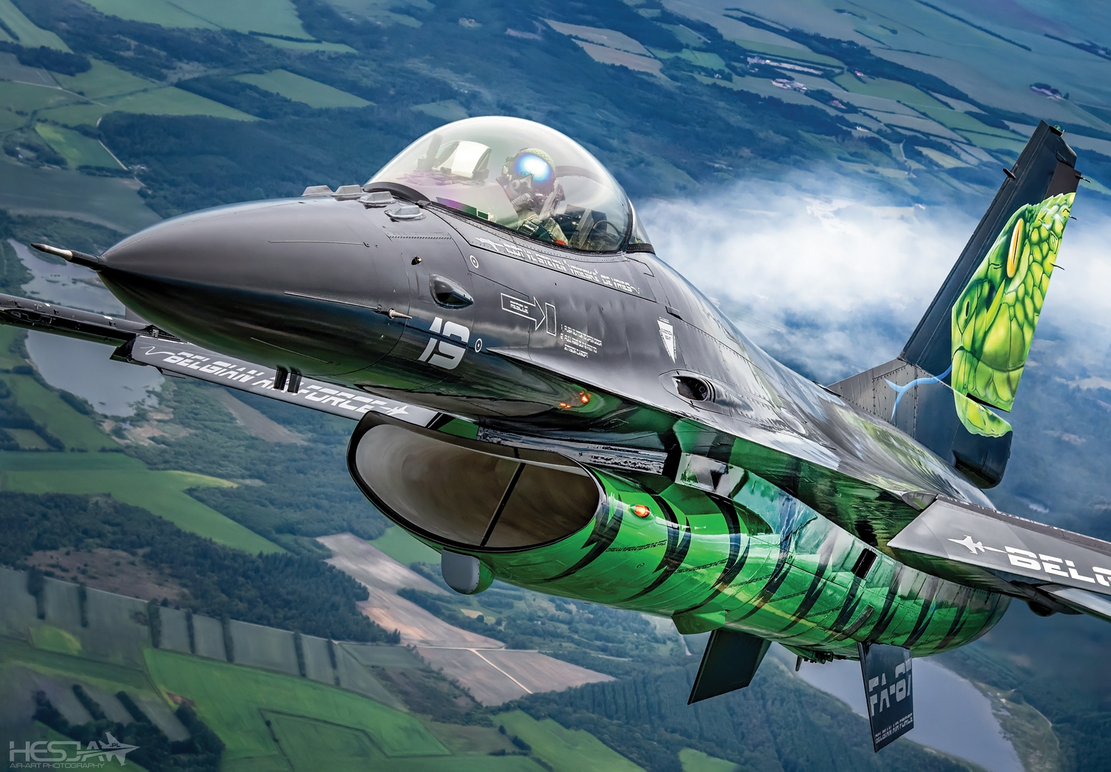 Maj/May 17.06.2022. Air-to-Air shoot with Aviation PhotoCrew during Danish Airshow in Karup. Belgian Air Force F-16 Solo Display. Pilot Steven “Vrieske” De Vries. Nikon D850. AF-S Nikkor 24-120 mm f/4G ED VR (65mm 1/1600 f/6,3 ISO 640).