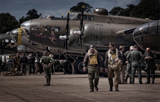 13 lipca 2008, Duxford, The Flying Legends, Boeing B-17G Flying Fortress: Sally B, Liberty Belle, Pink Lady
