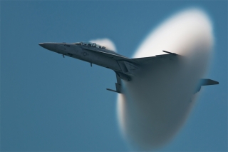 26 maja 2012, USA, Bethpage Airshow na Jones Beach, F-18 Super Hornet z VFA-106 Gladiators